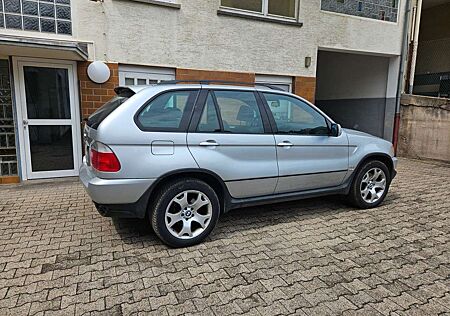 BMW X5 4.4i / 2.Hand / Sportpaket / TÜV NEU
