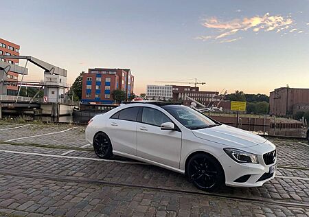 Mercedes-Benz CLA 200 7G-DCT Urban