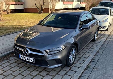Mercedes-Benz A 180 A-Klasse Limousine Style