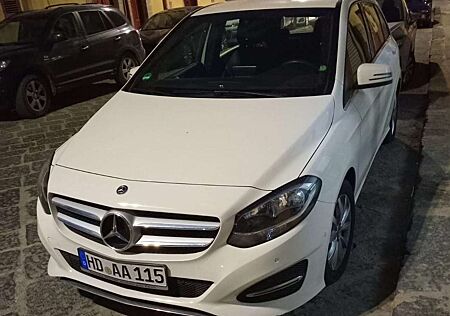 Mercedes-Benz B 200 d 7G-DCT UrbanStyle Edition