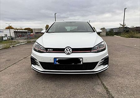 VW Golf GTI Volkswagen (BlueMotion Technology)