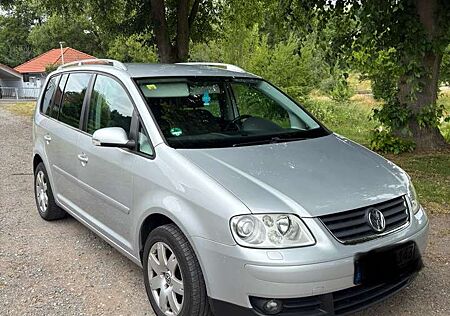 VW Touran Volkswagen 1.9 TDI DSG Highline
