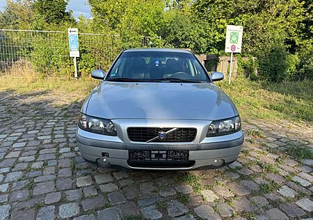 Volvo S60 2.4 (103kW)