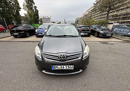 Toyota Auris Life
