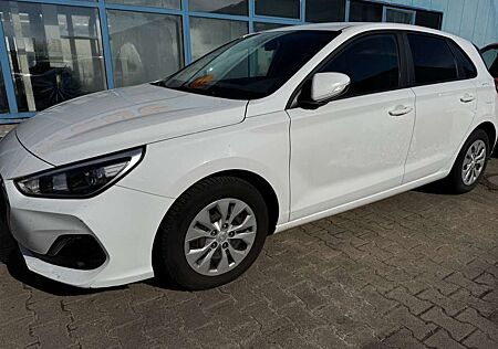 Hyundai i30 Select 5 türig
