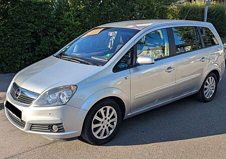 Opel Zafira 2.2 Edition