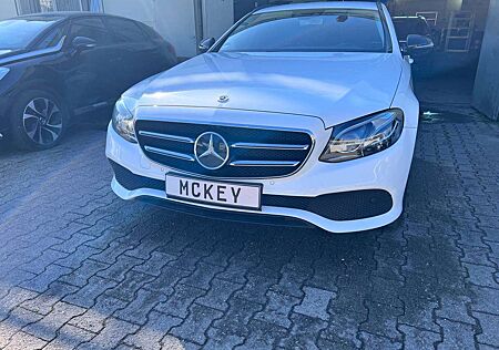 Mercedes-Benz E 300 1. Hand HUD Abstandstempomat Spurhalt. TÜV neu