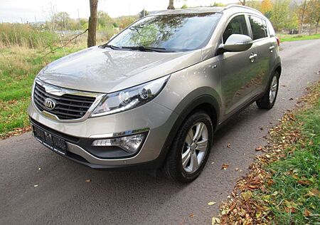 Kia Sportage 2.0 CRDi AWD Vision 1.Hand/4xSHZ/AHK/LM