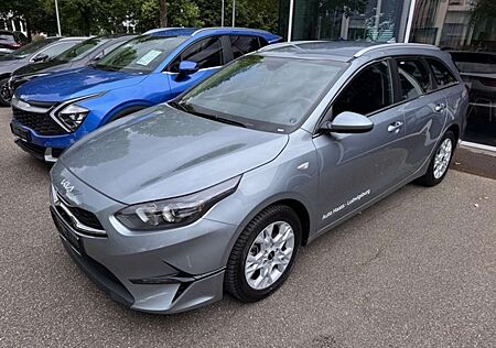 Kia Cee'd Ceed / SW 1.5 T-GDI DCT7 OPF Vision