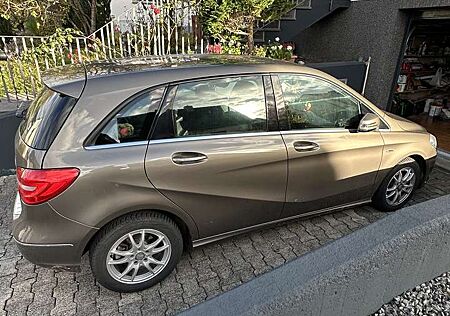 Mercedes-Benz B 180 (246.242)