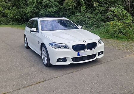 BMW 530d 530 xDrive Touring Sport-Aut. Luxury Line