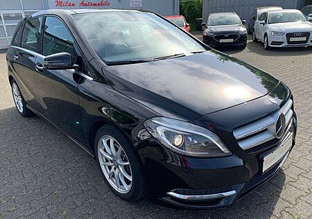Mercedes-Benz B 200 Edition Sport-Navi-Leder-Pano-BIXenon-Standheizung