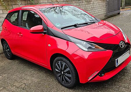 Toyota Aygo 5-Türer x