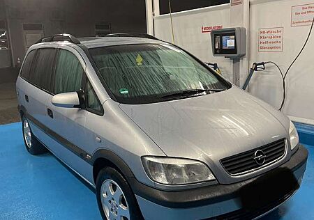 Opel Zafira 1.8 16v Elegance