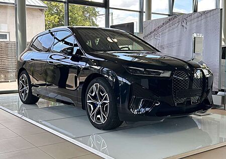 BMW iX xDrive40 / AHK / Glasd. Sky Lounge/ Edition Sport