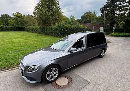 Mercedes-Benz E 250 Hentschke W213 Bestattungswagen / Leichenwagen