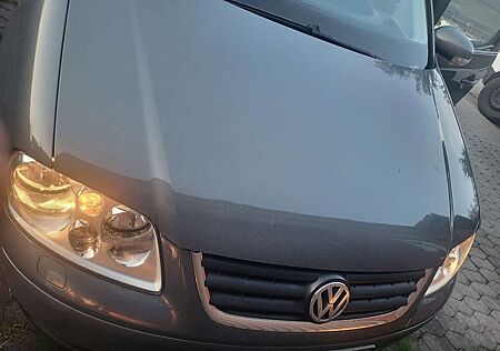 VW Touran Volkswagen 2.0 FSI Highline