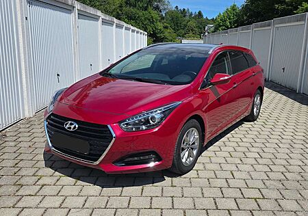 Hyundai i40 Kombi blue 1.7 CRDiTrend