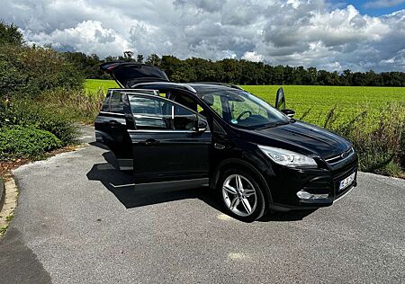 Ford Kuga Titanium Vollaustattung