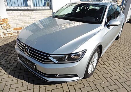 VW Passat Volkswagen 1,4 TSI Comfortline*NAVI*PDC*AHK*SHZ*Tempomat...