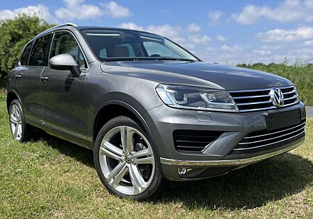 VW Touareg Volkswagen 4.2 TDI V8 - 1. Hd - AHK - StdHzg - Scheckheft