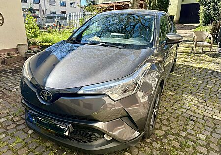 Toyota C-HR Schräghecklimousine