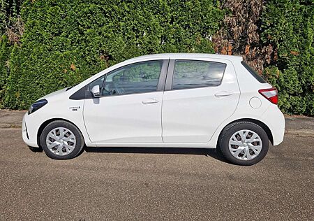 Toyota Yaris Hybrid Business Edition