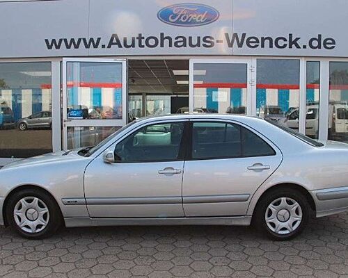 Mercedes-Benz E 200 KOMPRESSOR*3.HAND*AUTOMATIK*KLIMA*HU NEU