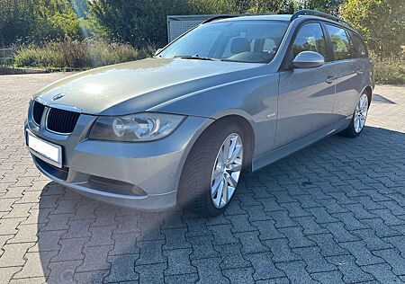BMW 320 i Touring, PDC, PANO, 18“
