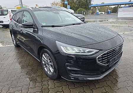 Ford Focus TURNIER TITANIUM X LED CAM DIG.TACHO SHZ