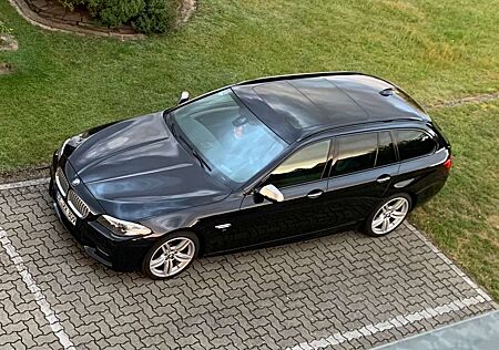 BMW 550 5er Touring Diesel M550d xDrive Touring Sport-Aut.