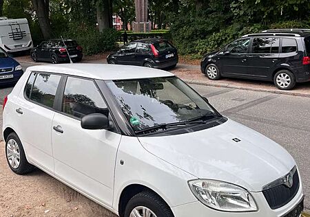 Skoda Fabia 1.2 HTP Sedan Classic