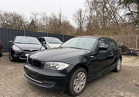 BMW 118d 118 1 Limousine MOTORSCHADEN