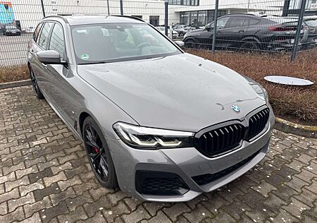 BMW 530 d Touring "M-SPORTPAKET/STANDHZG/AHK/PANO"