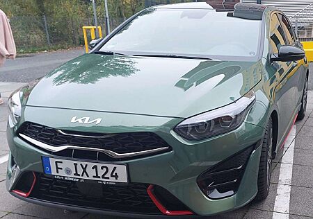 Kia Cee'd Ceed / Ceed 1.6 T-GDI DCT7 OPF GT - 7 J. Garantie