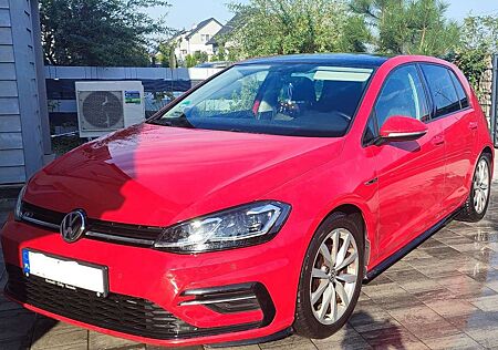 VW Golf Volkswagen R-Line