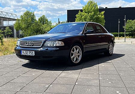 Audi A8 3.7 quattro BOSE*ROLLO*XENON*NAV*MEM*8xber