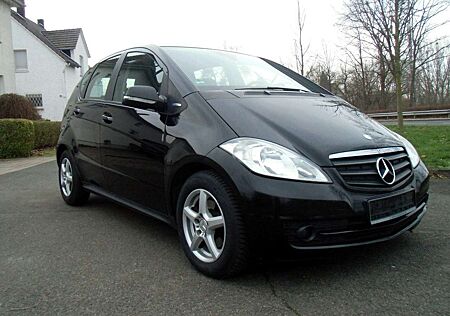 Mercedes-Benz A 160 BlueEFFICIENCY ALU Sitzheizung TÜV neu!