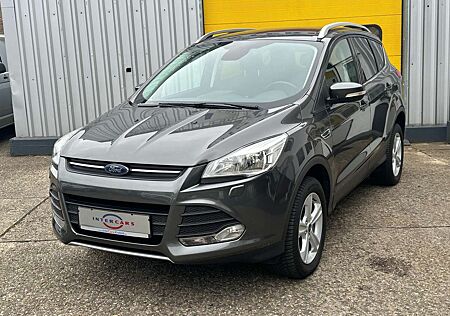 Ford Kuga Sync Edition aus 1. Hand 4x4