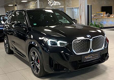 BMW iX1 20 eDrive *M Sport Pro* LED AHK Premium-Paket