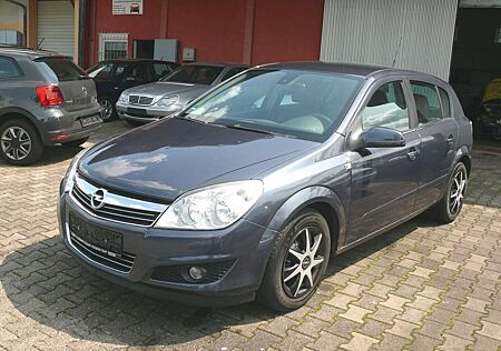 Opel Astra Cosmo TÜV 04.2026