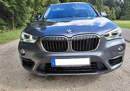 BMW X1 xDrive20i Sport Line AHK +HUD 1.Hand TÜV neu