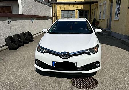 Toyota Auris Edition-S+