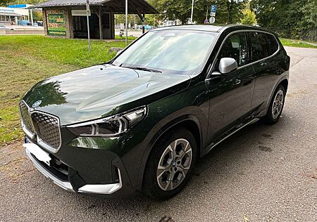 BMW iX1 gebraucht kaufen BMW iX1 Schönwetterauto eDrive20 xLine