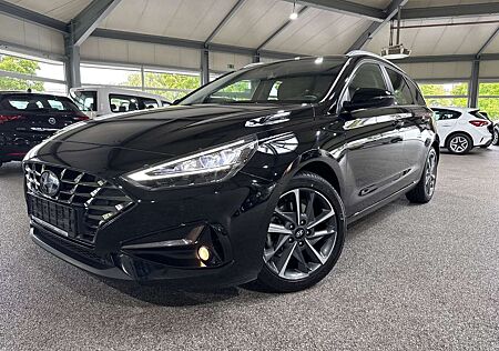Hyundai i30 cw 1.5i Prime MH Leder Navi LED RFK