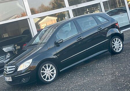 Mercedes-Benz B 200 Benzin 2,0**Sport-Paket**LEDER*ALU*KLIMA*