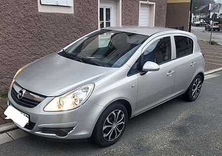 Opel Corsa tüv und angemeldet