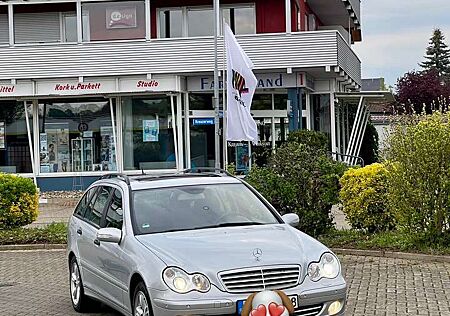 Mercedes-Benz 220