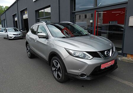 Nissan Qashqai 360°*Navigation*Allwetter*Panodach*