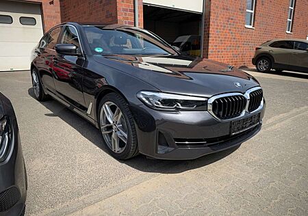 BMW 520 d Virtual Cockpit, Schiebedach 1. Hand